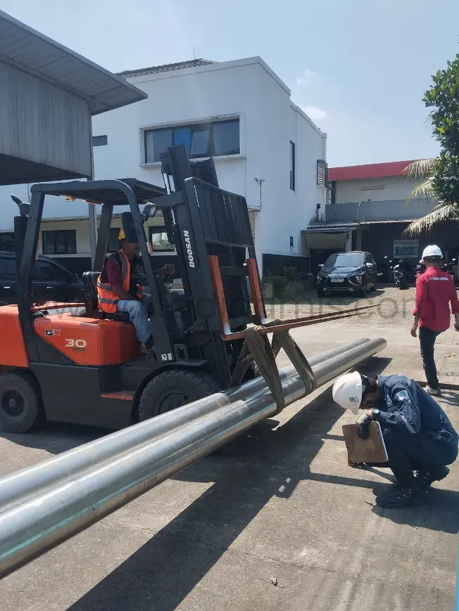 Pengujian Beban pada Forklift | PT Alfa Dinamis | PJK3 | 0822-4668-3542