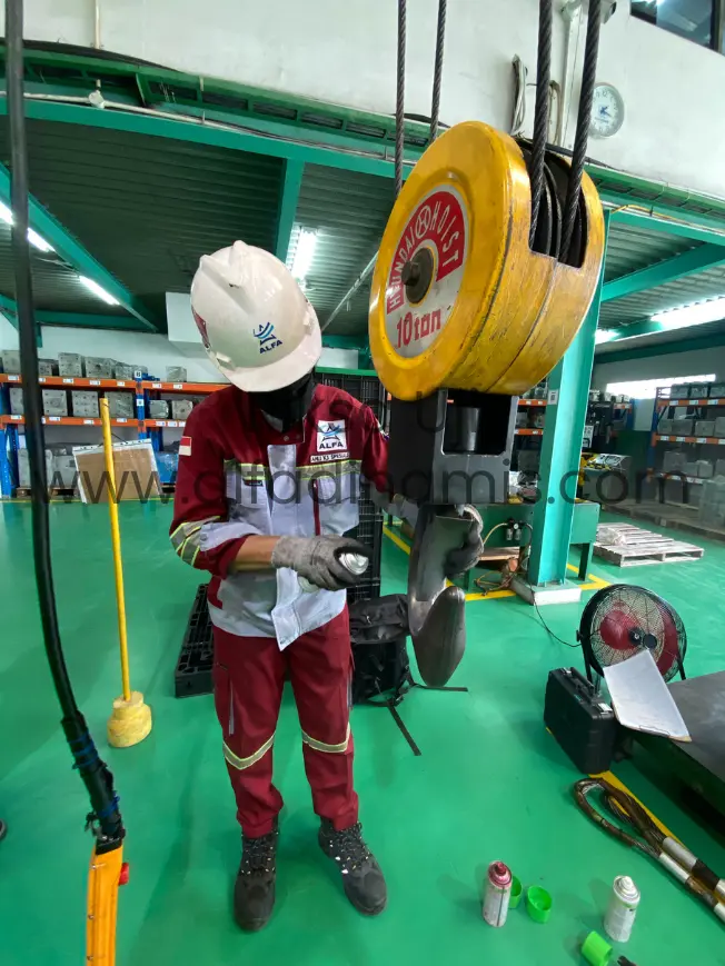 Alat Berat dengan lokasi gedung pabrik|PT Alfa Dinamis|0822-4668-3542